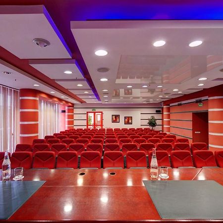 Izmailovo Alfa Hotel Moskow Bagian luar foto The conference hall of the hotel